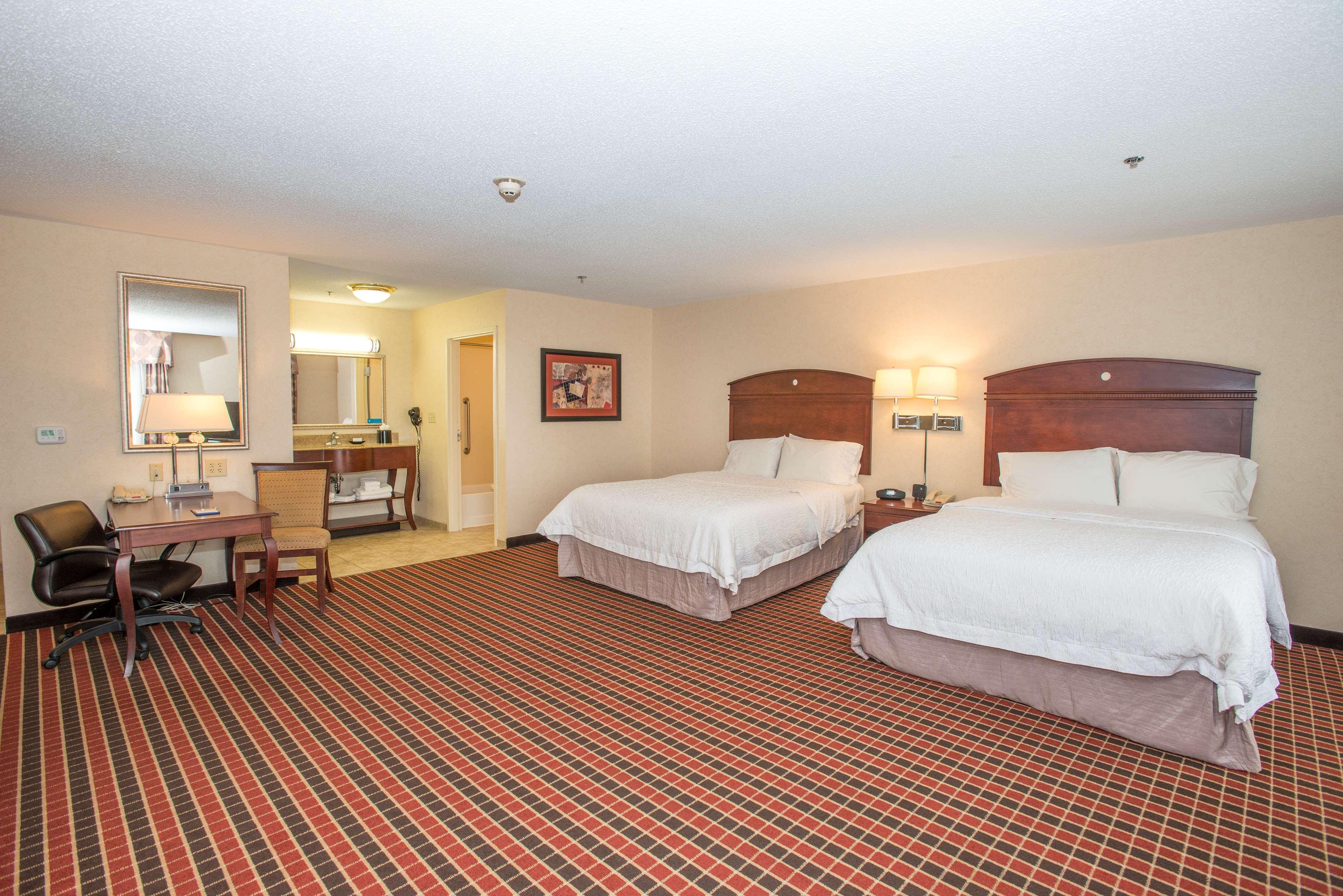Hampton Inn & Suites Dayton-Airport Englewood Exterior foto